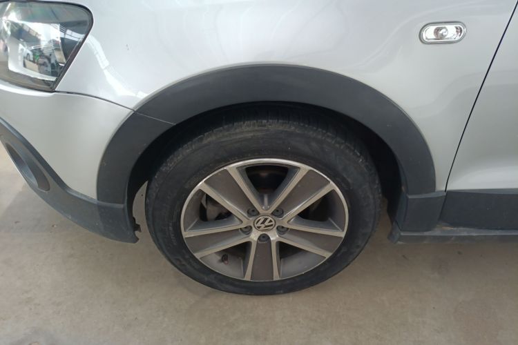 大众 2012款 1.6L Cross Polo AT车身外观35