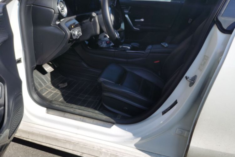 奔驰CLA 2021款 CLA 260 4MATIC中控内饰20