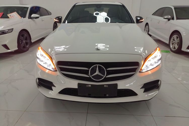 奔驰C级 2019款 C 260 运动版车身外观2