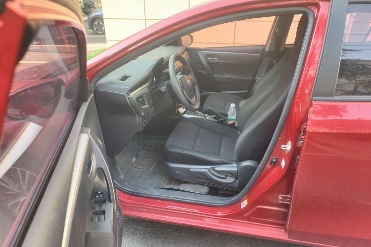 丰田 雷凌 2017款 1.2T G CVT精英版中控内饰7003