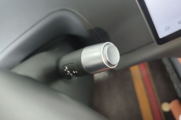 理想汽车 理想L8 2023款 Air中控内饰18