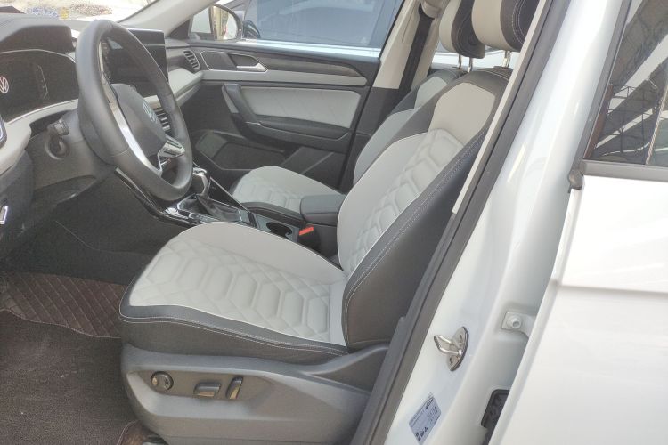 大众 探岳 2023款 300TSI 两驱豪华Plus进阶版中控内饰19