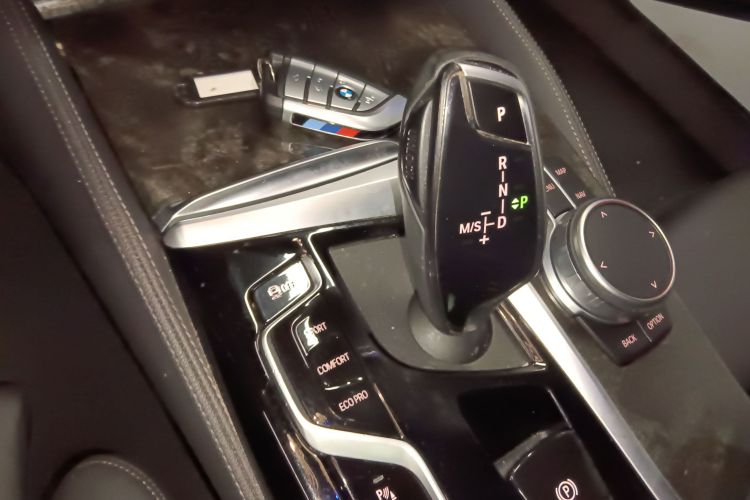 宝马6系GT 2021款 630i M运动套装中控内饰18