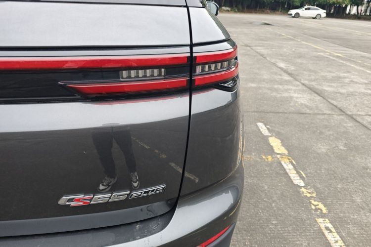 长安CS55PLUS 2021款 蓝鲸版 1.5T DCT尊贵型车身外观9