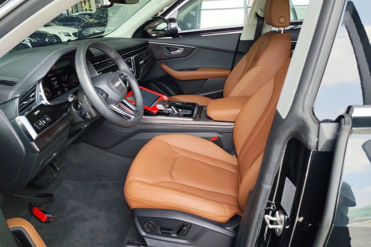 奥迪Q8 2023款 55 TFSI 豪华动感型局部细节19