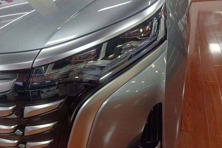 腾势D9 2022款 DM-i 970 四驱尊荣型局部细节36