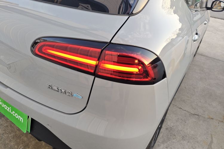 五菱汽车 五菱缤果PLUS 2024款 330km 五座版车身外观6006