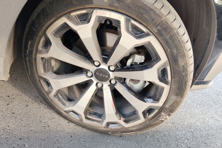 AION V 2024款 埃安霸王龙 520 智豪版车身外观10