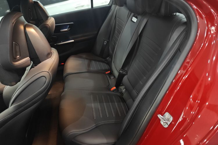 奔驰C级 2024款 C 200 L 运动版中控内饰21