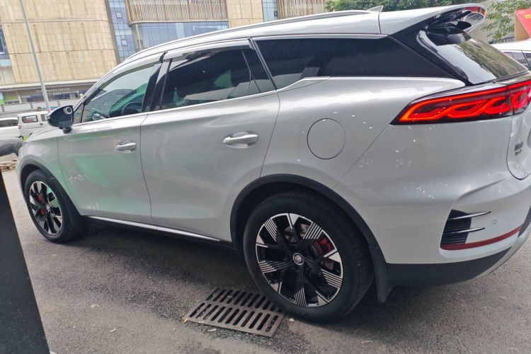 比亚迪 唐新能源 2024款 DM-p 冠军版 215KM 四驱旗舰型车身外观4