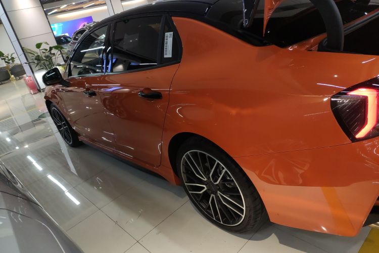 领克03 2025款 2.0TD DCT冠军版Pro车身外观4