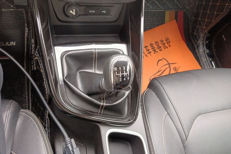 宝骏530 2021款 全球车周年纪念版 1.5T 手动豪华型 7座中控内饰18