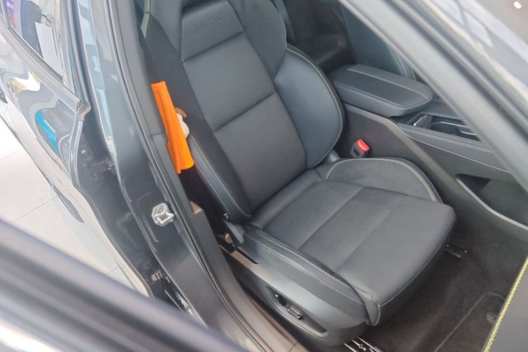 领克03 2025款 1.5TD DCT冠军版Pro局部细节41