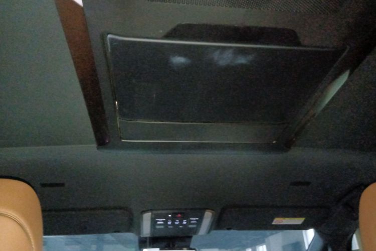 丰田 威尔法 2024款 皇冠 双擎 2.5L 至尊版中控内饰22