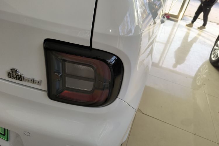 吉利银河 2024款 熊猫mini 200km 耐力熊车身外观6006