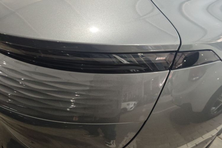 极氪007 2024款 四驱智驾版 100kWh车身外观6006