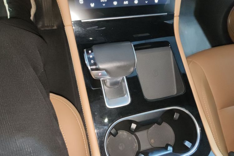 理想汽车 理想ONE 2021款 增程6座版中控内饰18