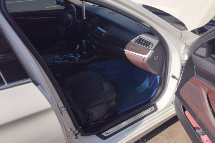 宝马5系 2017款 525Li 豪华设计套装局部细节9005