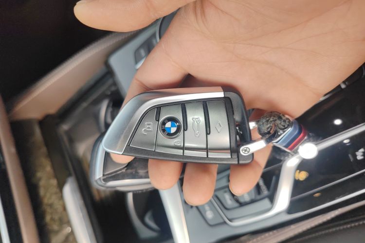 宝马5系 2021款 改款 530Li 领先型 豪华套装中控内饰7001