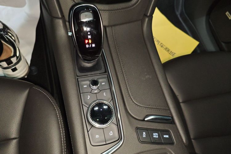 凯迪拉克XT6 2021款 2.0T 六座两驱豪华型中控内饰18