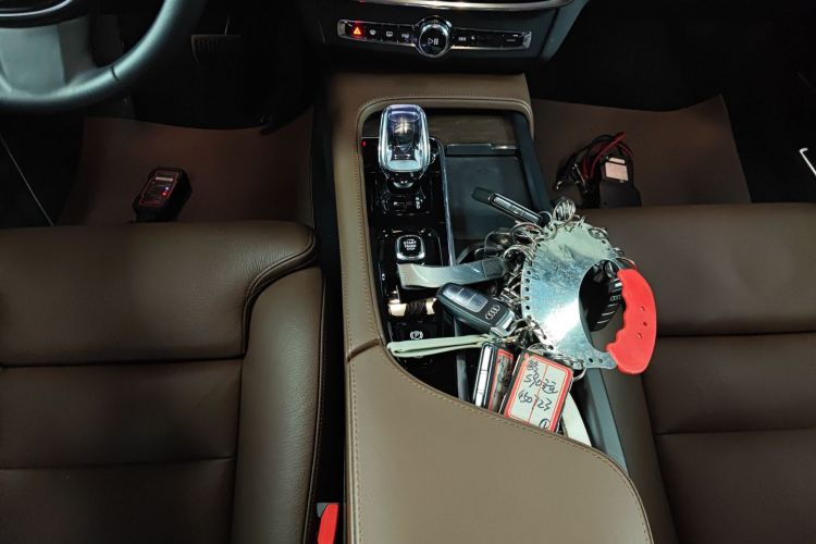 沃尔沃S90 2025款 B5 智远豪华版中控内饰18