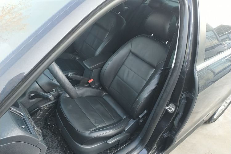 大众 朗逸 2013款 改款经典 1.6L 手动舒适版中控内饰19