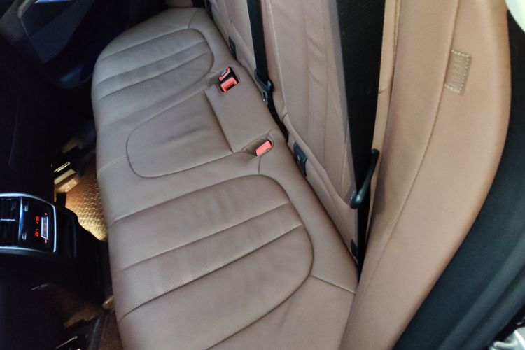 宝马X5(进口) 2022款 xDrive40i 尊享型 M运动套装中控内饰21