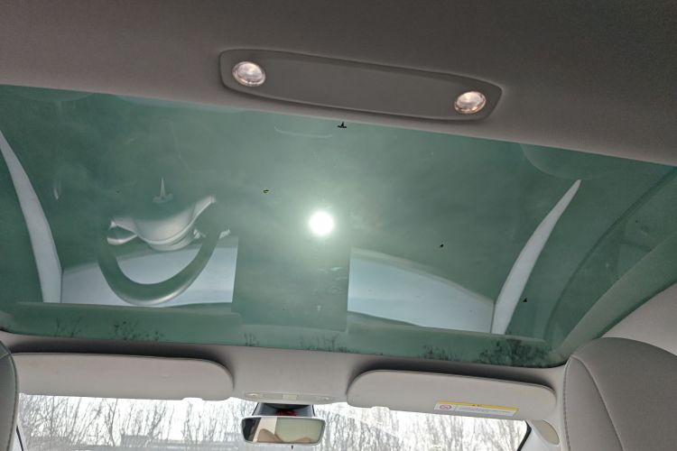 特斯拉 Model 3 2022款 后轮驱动版中控内饰22