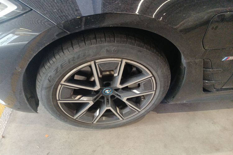 宝马i4 2023款 eDrive35车身外观6007