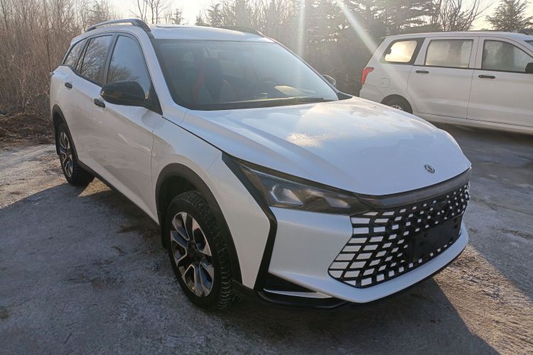 东风风神 奕炫GS 2023款 马赫版 1.5L 自动创富版车身外观3