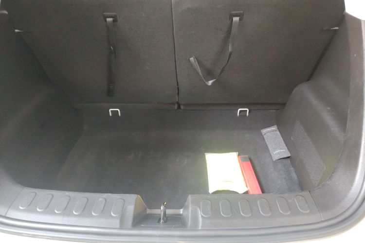 五菱汽车 五菱缤果 2023款 333km 快享款局部细节23