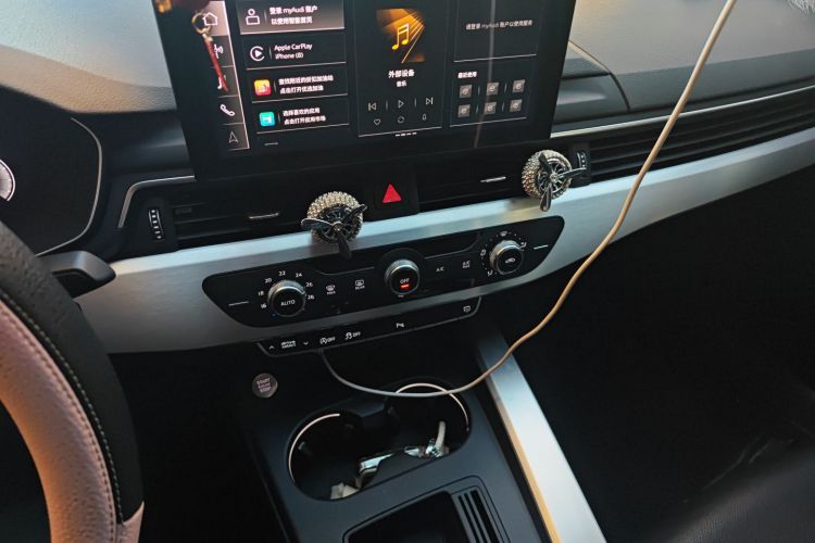 奥迪A4L 2022款 40 TFSI 时尚动感型中控内饰16