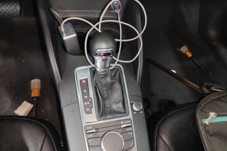 奥迪A3 2015款 Sportback 35 TFSI 百万纪念智领型中控内饰18