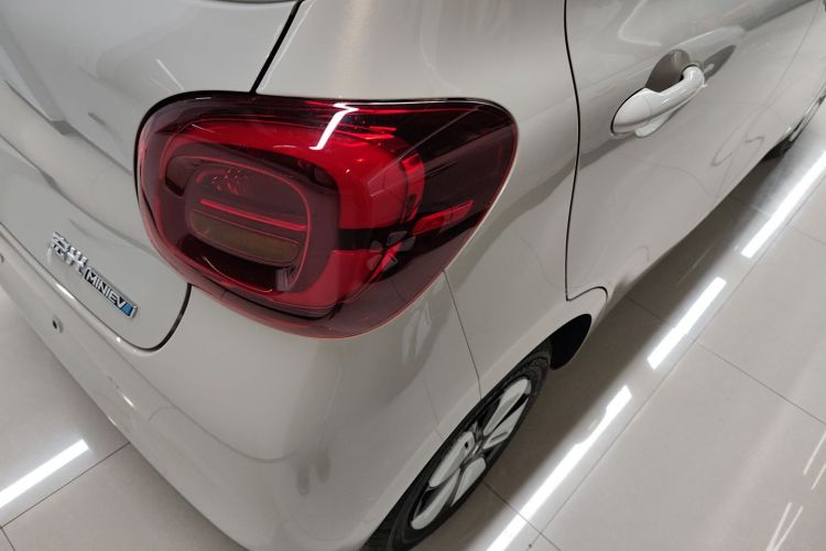 五菱汽车 宏光MINIEV 2025款 四门版 进阶款车身外观9