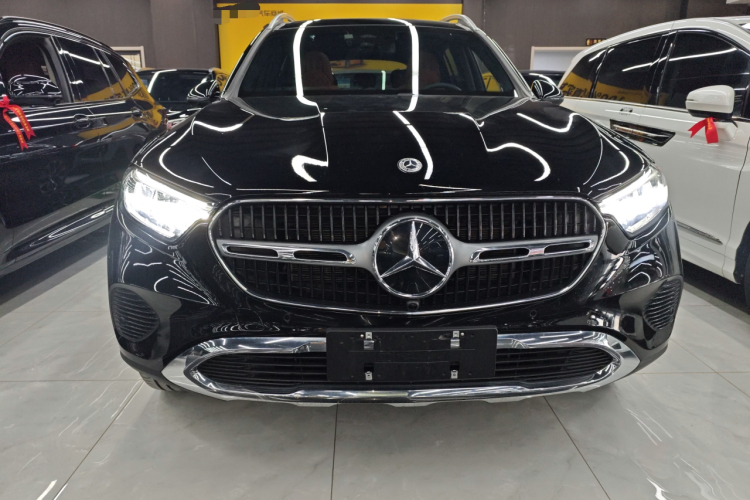 奔驰GLC 2024款 GLC 260 L 4MATIC 动感型 5座车身外观2