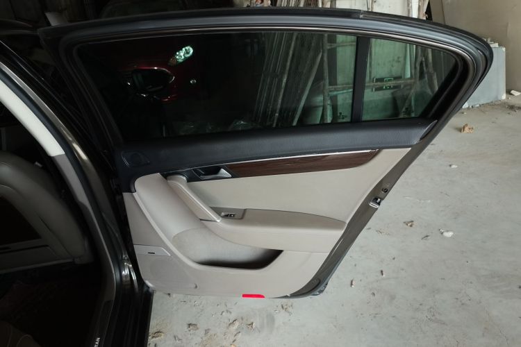 大众 迈腾 2015款 1.8TSI 尊贵型中控内饰7006