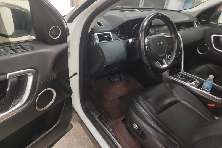 路虎 发现神行 2017款 2.0T PURE中控内饰20