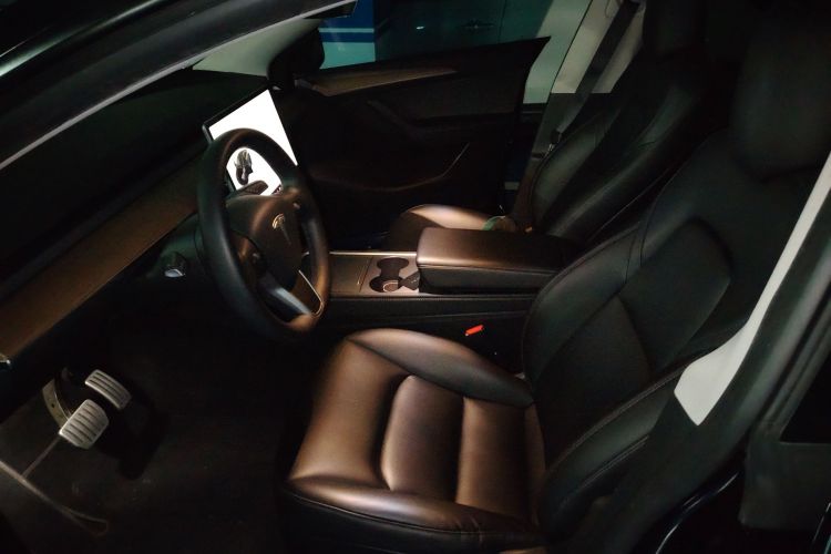 特斯拉 Model Y 2022款 Performance高性能全轮驱动版局部细节19