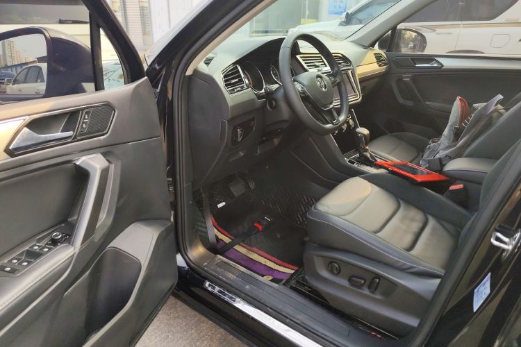 大众 途观L 2018款 改款 330TSI 自动两驱豪华版中控内饰7003