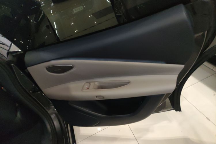 领克Z10 2024款 95kWh 766km后驱Max中控内饰7006