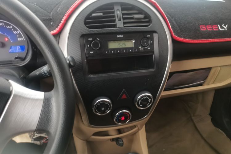 吉利汽车 熊猫经典 2014款 CROSS 1.5L 自动精英型中控内饰16