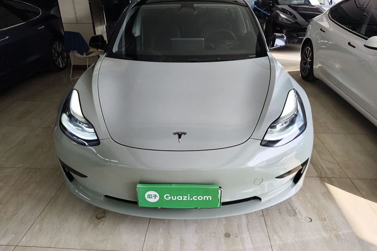 特斯拉 Model 3 2022款 后轮驱动版车身外观2