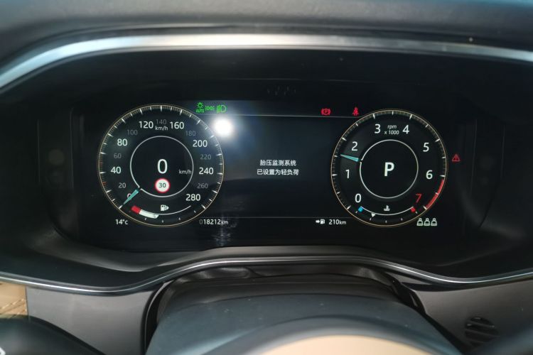 捷豹XFL 2022款 XFL 2.0T P250 两驱尊享豪华版中控内饰14