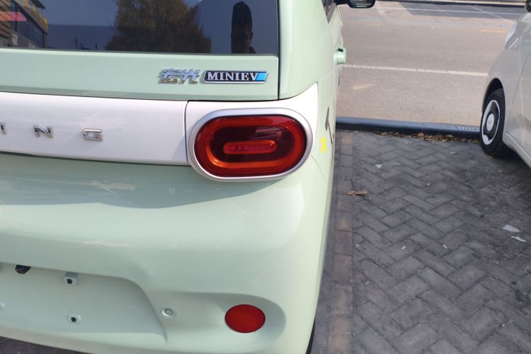 五菱汽车 宏光MINIEV 2024款 第三代 215km 青春版车身外观9