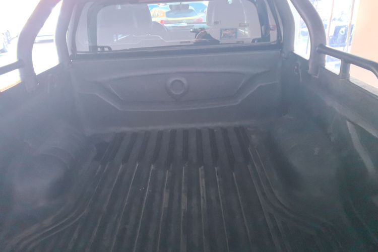 长城 炮 2019款 2.0T商用版手动柴油两驱精英型长箱GW4D20M机舱底盘23