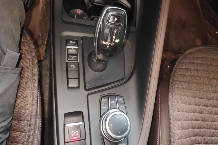 宝马X1 2022款 sDrive25Li 领先型中控内饰18