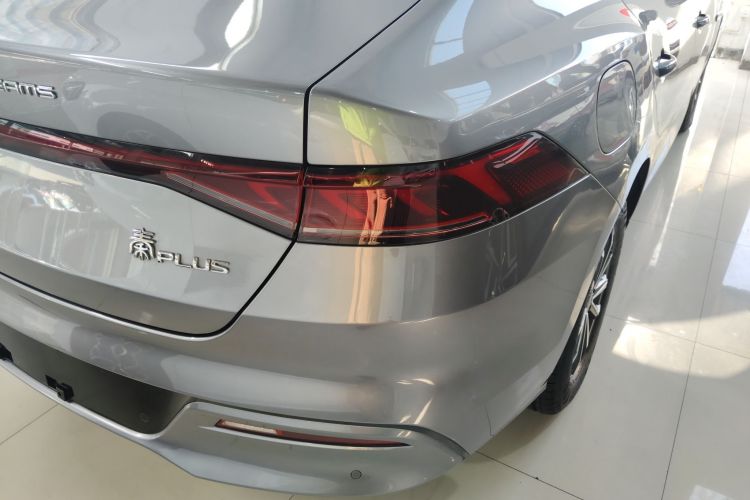 比亚迪 秦PLUS 2024款 荣耀版 DM-i 55KM领先型车身外观9