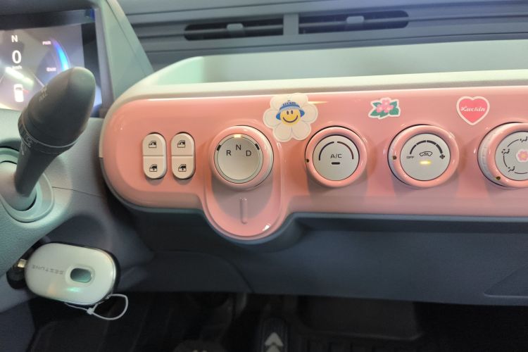 奔腾小马 2025款 222km 闪电马中控内饰18