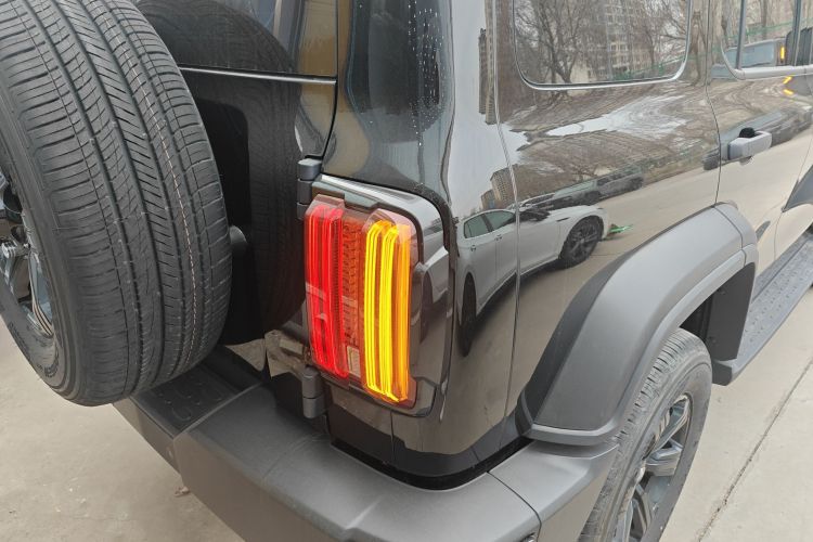 坦克300 2025款 2.0T 挑战者车身外观9