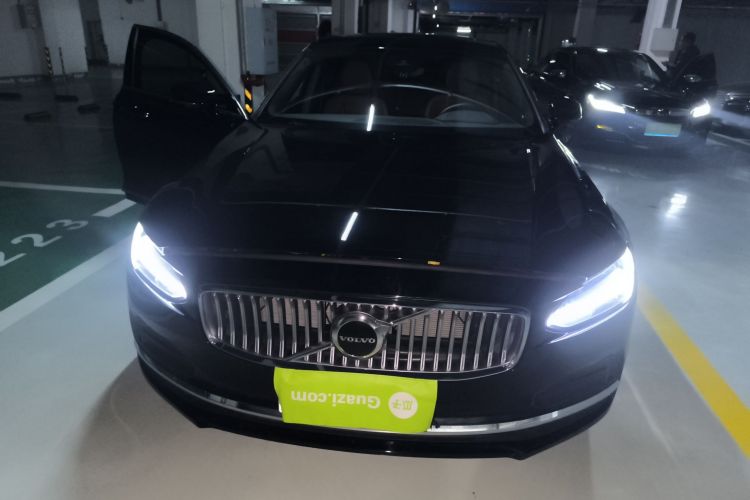 沃尔沃S90 2023款 B5 智逸豪华版车身外观2